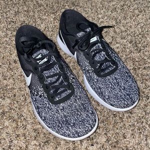 NIKE Flex Contact Sneakers
